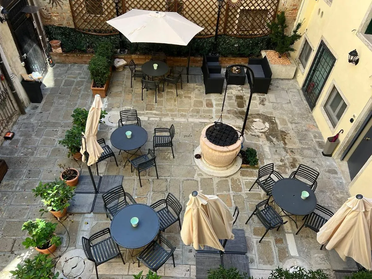 Corte Del Doge Di Rialto Венеция Италия
