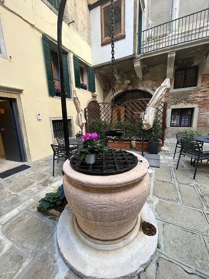 Bed & Breakfast Corte Del Doge Di Rialto Venice Italy